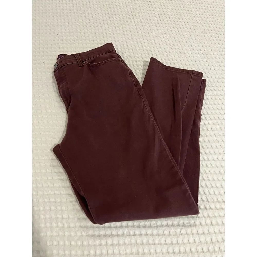 Gloria Vanderbilt Amanda maroon jeans size 10